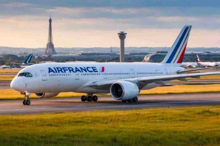 air france a350 chicago flight return